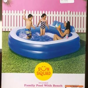 Sun squad Family lounge pool Brand new in box
